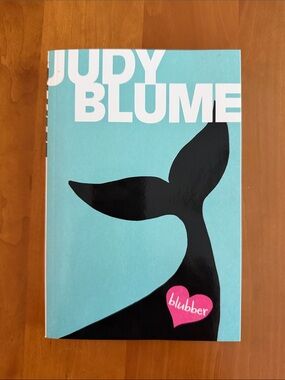 📚 Judy Blume - Blubber • Paperback • NWOT •
Classic Fiction